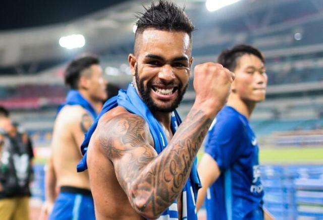  威尔逊回归首秀即破门，纽卡传奇前锋宝刀未老展雄风