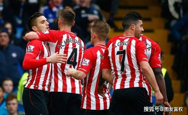  南安普敦保级关键战失利，球迷呼吁换帅声浪高涨  